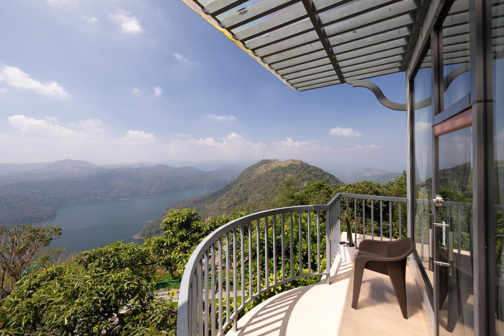 Avadale Idukki - Stag Groups Not Allowed Bilik gambar